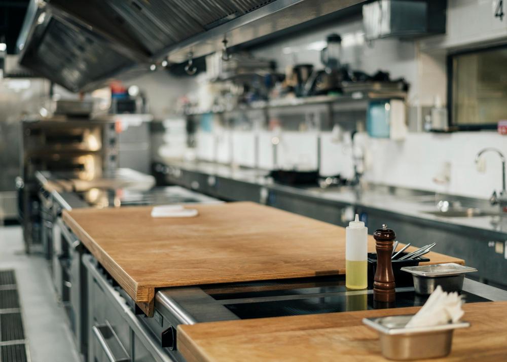 clean-restaurant-kitchen image Commercial Pest Control Solutions Near Me